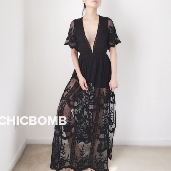 CHICBOMB Dresses & Skirts - HONEY PUNCH DEEP V Long lace float dress